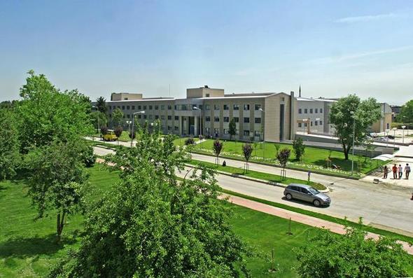 <p>801&#8211;1000 Yldz Teknik niversitesi</p>  <p>  renci says: 35,670</p>  <p>  Personel bana renci says:  28.5 </p>  <p>  Yabanc renci yzdesi: Yzde 4</p>  <p>  Kadn/Erkek renci yzdesi:38 : 62</p>  <p>  </p>