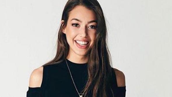 Aras Bulut ynemli ile paylaan ukur dizisinin gzel oyuncusu Dilan Deniz iek 2 milyon takipiye sahip...