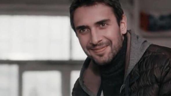 Sen Anlat Karadeniz dizisinin barol oyuncusu Ula Tuna Astepe'nin 844 bin takipisi var.