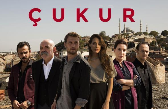 <p>SHOW TV</p>  <p>  UKUR</p>  <p>  Show Tv yeni sezonda da haftay en ok izlenen dizisi 'ukur' ile aacak. Kooval ailesinin Vartolu ile savan konu alan dizi sezona Eyll aynda balayacak.</p>