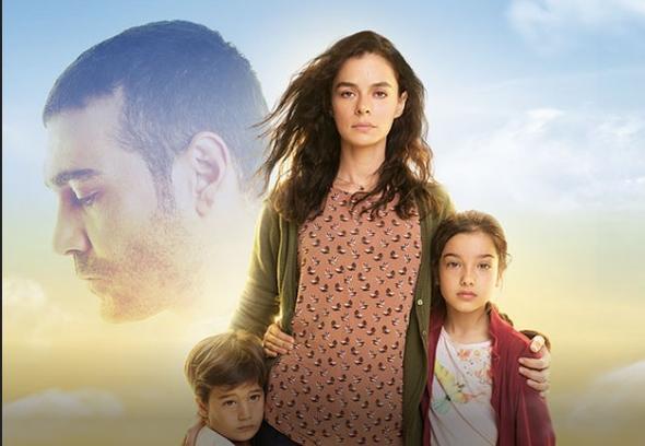 <p>KADIN</p>  <p>  zge zpirinci ile Caner Cindoruk'un paylat Kadn dizisi getiimiz sezonun en ok ses getiren yapmlarndan biriydi. </p>