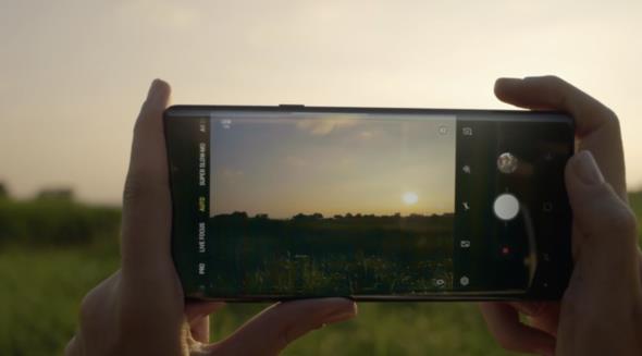 Galaxy Note 9, 6.4 in byklnde ekran ile geliyor. Quad HD+ yani 2960 x 1080 znrlndeki bu ekran 18.5:9 formatnda.