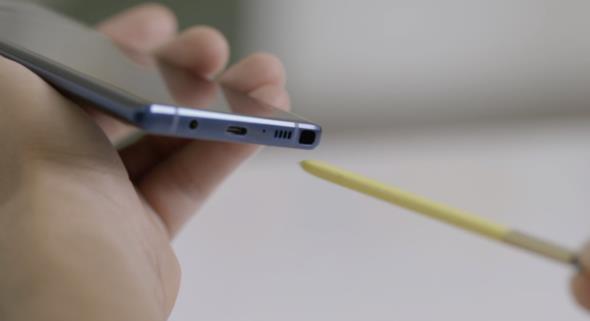 162 x 76.4 x 8.8 mm boyutlarndaki Note 9, ilemci tarafnda olduka iddial. Samsung&#8217;un Amerika ve Avrupa iin yine iki farkl ilemciye sahip olan modeli bulunuyor.