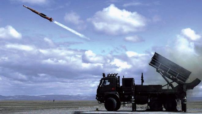 HSAR FZELER      Hisar Fzeleri; askeri s, liman, tesis ve birliklerin hava tehditlerinden korunmas amac ile sabit ve dner kanatl uaklara, seyir fzelerine, havadan karaya atlan fzelere ve insansz hava aralarna kar HSAR-A 10 +km, HSAR-O 16 +km menzil aralklarnda kullanlan hava savunma fzeleridir.