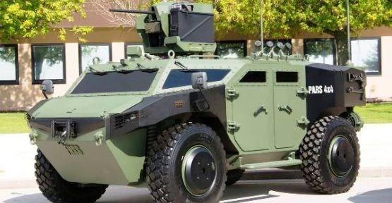 PARS 4X4      Aracn sudaki arttrlm manevra kabiliyeti ise, arkasnda konumlandrlan iki adet su jeti ile salanmaktadr. Ara, suda nokta (Pivot) dn yapabilmekte ve ayn zamanda arzu edildiinde suda geri istikamete doru hareket edebilme kabiliyetine sahip.