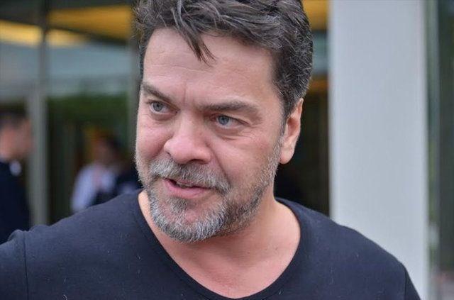 Beyazt ztrk eski semtine dnd  <br>   Beyazt ztrk geen sene, Aye Sultan Korusu&#8217;ndaki Boaz manzaral evini, semtin kalabalndan duyduu rahatszlk zerine satmt.