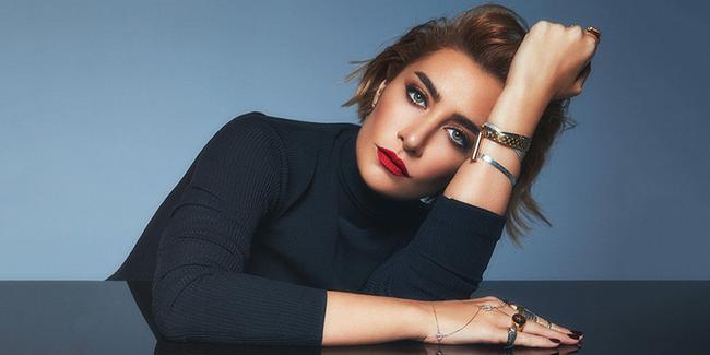 Can Ycel'in Farzet Hi Ayrlmadk iirinin szlerini paylaan Sla sosyal medyann gndemine oturdu. Sla'nn bu paylam Ahmet Kural'a gnderme olarak yorumland.