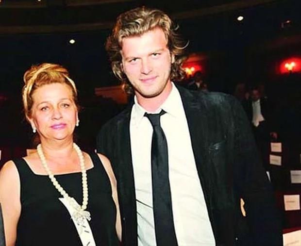 K�van� Tatl�tu� ve annesi Nurten Han�m