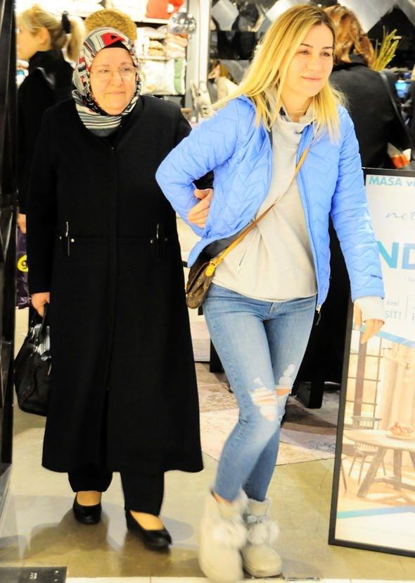 Ayla �elik ve Leyla �elik