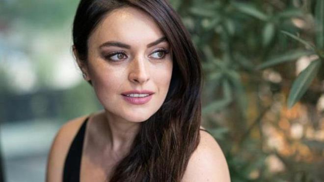 Bu baarl yapmlarn ardndan televizyonda daha az grnen balayan Mola, sinemaya arlk vermeye balad.