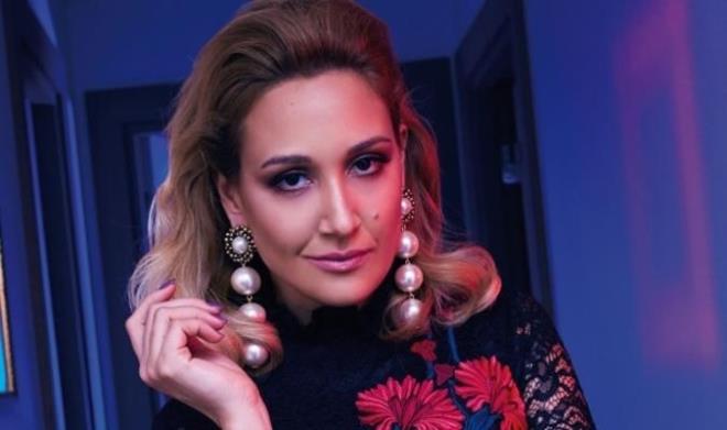 nl oyuncu Gupse zay, Deliha ve Grmce filmleri iin hzl bir ekilde kilo alp vermesinde dolay rahatszlandn aklad. zay, hayranlarn uyararak, "Doktor kontrol olmadan asla kilo alp verme olayn abartmayn" dedi.