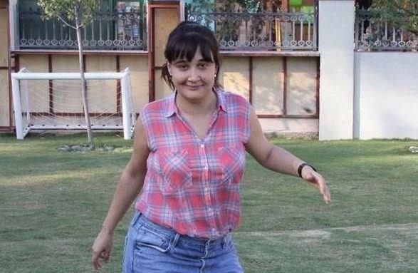 zay sosyal medya hesabndan "Beyler bayanlar.. u kilo alp verme olayyla ilgili zelden ok soru geliyor. Salk ile ilgili bir konu olduu iin ve yanl rnek olmamak iin aklama yapmak ve toplu bir cevap vermi olmak isterim :) Biliyorsunuz ki Deliha'nn ilk filminde epey kilo almtm. Ardndan Grmce filmimde epey verdim. Sonra Deliha 2'de tekrar aldm. Her seferinde alp verdiim kilolar da 20 ksrler..."