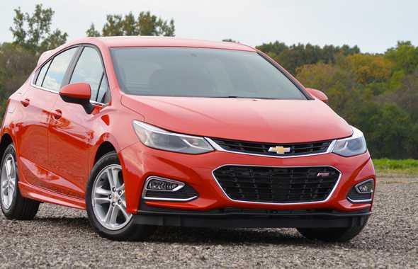 Chevrolet'nin Trkiye'de en ok tutan modellerinden Cruize modeli yzde 120 vergi zamm ncesinde 89 bin liraya satlyordu. Vergi sonrasnda sfr Cruize aralar yaklak 200 bin lirann stne kacak.