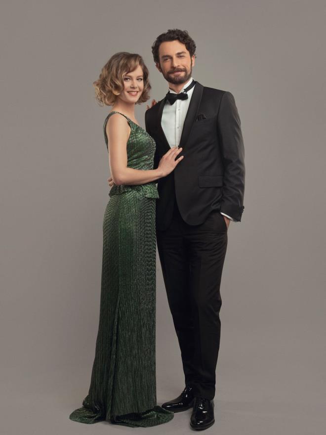 BURCU BRCK-BRKAN SOKULLU    "Hayat arks"nn Hlya ve Kerim'i evli ifti canlandryor. Aralarndaki diyaloglarla izleyicilere elenceli anlar yaatan ikilinin gerek hayatta sren ilikileri varken, birbirlerine yaktrlyorlar.