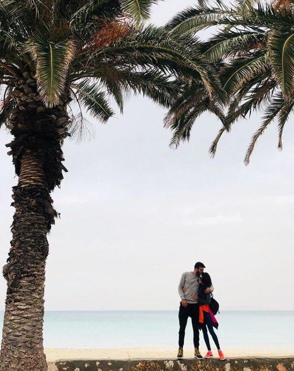 Serenay Akta ile Kenan Acar   <br>  Geen haftalarda final yapan Meryem dizisinin Burcu'su Serenay Akta ile dizinin Gl's Kenan Acar'n ak yaadklar ortaya kt Meryem dizisi geen haftalarda final yapmt. Dizide Burcu ve Gl'nn ak geree dnd. kili aklarn sosyal medyadan paylatklar bu fotoraf ile ilan etti.