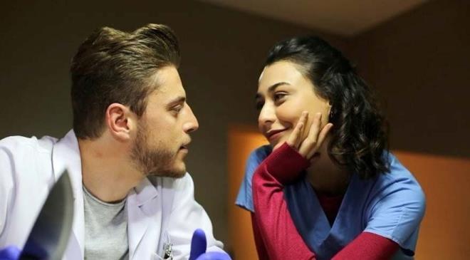 Kalp At dizisinde oynayan oyuncu Merve aran ve oyuncu Ali Burak Ceylan&#8217;n set ak gerek oldu.