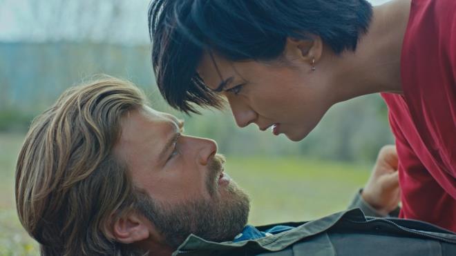 TUBA BYKSTN-KIVAN TATLITU    Bir sredir herhangi bir dizi projesinde yer almayan Kvan Tatltu ve Tuba Bykstn, Star TV'nin yeni projesi Cesur ve Gzel ile ekranlara dnd. Bykstn gzelliiyle, Tatltu ise yakkllyla ekrann yeni dnemdeki gzde iftleri arasna girdi.