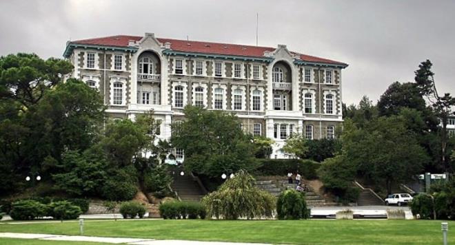 lk srada Boazii  <br>  Devlet niversiteleri arasndaki genel sralamada Boazii niversitesi birinci, Orta Dou Teknik niversitesi ikinci, stanbul Teknik niversitesi nc srada yer ald.