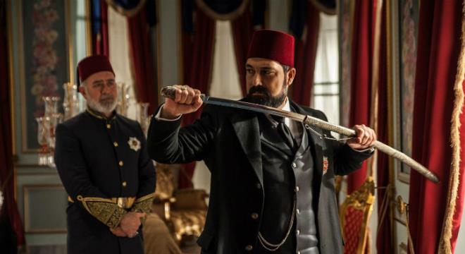 Blent nal'n baroln oynad dizinin ekibinepe pee birbirinden gl oyuncular katld.