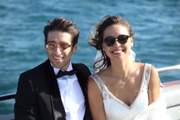 Aradan geen zamanda ift sorunlarn zemedi. Seda Trkmen, Instagram sayfasndan eiyle olan fotoraflarn kaldrd. Bora Akka' takip etmeyi de brakt...