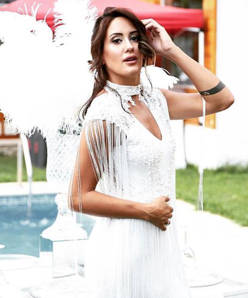 te Sahra Ik'n nian treninden objektiflere yansyan renkli kareler...