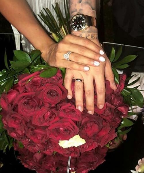 SAHRA IIK KMDR?: Survivor 2014 ve Survivor All Star&#8217;da yer alan Sahra Ik, 1991 ylnda dnyaya geldi. Voleybolcu kimliiyle tannan Sahra Esra Ik, Fenerbahe'deki kariyerinin yan sra modellik de yapt. 2013 ylnda yaplan Best Of Model yarmasnda 3. nc oldu ve Malezya'da dzenlenen dnya gzellik yarmasnda lkemizi temsil etti.