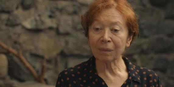 Usta oyuncu Meral etinkaya, stanbullu Gelin'in 3. yeni sezonuna katld. 73 yandaki oyuncu son olarak Mehmed Bir Cihan Fatihi dizisinde rol almt. Ailesiyle iletiimini kesmi, Nianta&#8217;nda oturan lfet Hala, diziye baka bir renk katacak.