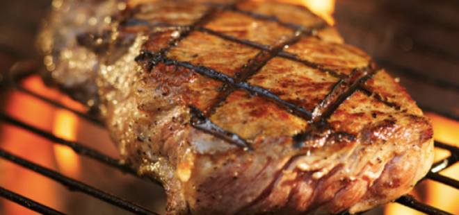 KURBAN ET NASIL PRLR?    Bayramda beslenmeyle ilgili uyarlarda bulunan diyetisyen Tue zakaolu Kaltar, obezite, hipertansiyon, kalp-damar, mide ve diyabet hastalarnn et tketimine dikkat etmesini istedi.