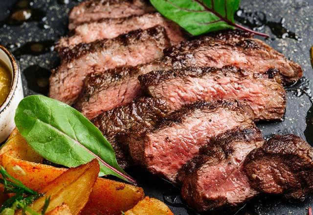 &#8220;Etler, halama ve zgara gibi yntemlerle piirilmeli. Mangalda, et ile ate arasndaki uzaklk eti yakmayacak, kmrlemeye neden olmayacak biimde ayarlanmal.