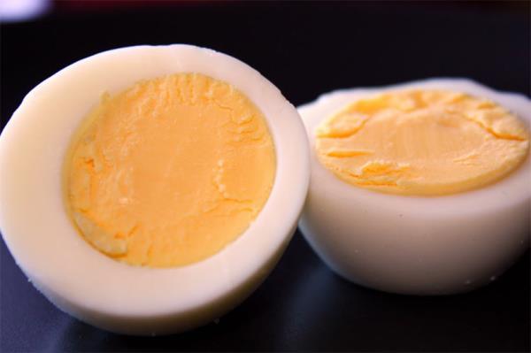 Kolay stok iin yumurtalar kp eklinde kaplarda dondurunuz ve plastik kaplara alnz.