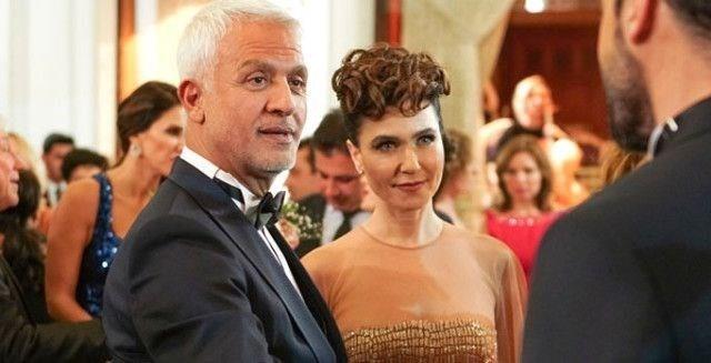 Sam ayrca, &#8220;Biz iimizin bir ekilde bandayz. Bu iin balamasn bekleyen kocaman bir ekip var. Tabii ki de baz rahatszlklarmz var ve bunu da gerekli yerlere bildirdik. Hepimizin szlemesi var, sorumlu olduumuz kocaman bir ekip var. Gerek anlamda bu konunun vicdanlarda aklanaca gn bekliyoruz&#8221; demiti.