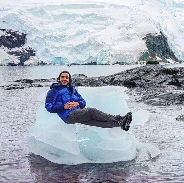 Antarktika'y da ziyaret ederek tm ktalara ayak basan en gen Trk unvann elde eden Barkn zdemir, dnyada ayak basmad tek kta olan Antarktika'ya da gitmenin mutluluunu yaadn syledi.