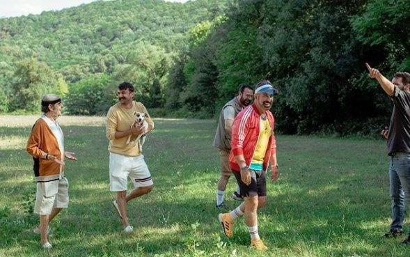 Karakomik Flmler, Defne Samyeli ve Deren Talu&#8217;nun ilk sinema deneyimi olacak.