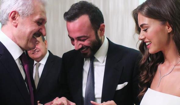 29 Eyll'de evleneceklerini aklayan Bensu Soral ve Hakan Ba'n dn davetiyesi ortaya kt.
