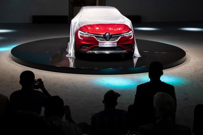 Otomotiv devi Renault yeni coupe tarz SUV modelini Rusya'da grcye kartt.