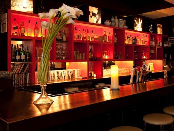 Dnyaca nl ynetmek Quentin Tarantino'nun da bir restorant bulunuyor. Bu restorant New York'ta yer alan D&#333; Hwa.