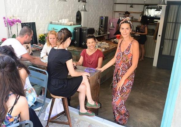 Beyolu Cihangir'de yer alan Not Just Coffee, 2015 ylnda ald. Kendi yapt kurabiyeleri satan kafede kahveler de ahane.