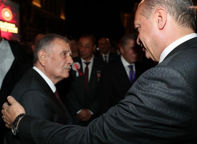 Eski Babakanlardan Yldrm Akbulut