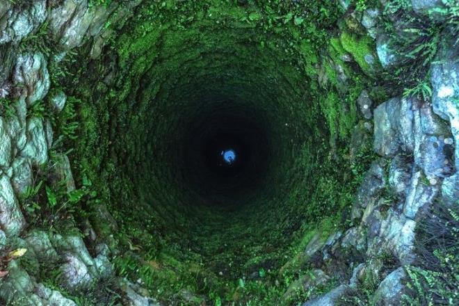 nc kare can skntsn sembolize ediyor. Birilerinin gelip sizi kurtaracan bekliyorsunuz.