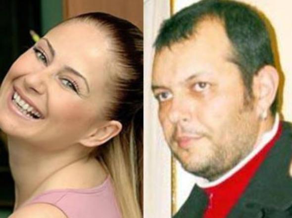 Bu ksa sreli evliliklerin ardndan ynetmen Kudret Sabanc&#8217;yla hayatn birletirdi.Ancak Sabanc&#8217;nn oyuncu Sanem elik ile beraberlii ortaya knca hemen boand.