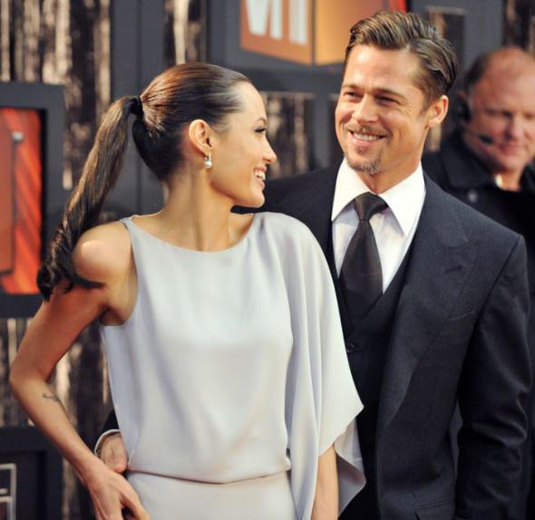 En uzun sren ve en ok konuulan evlilii ile Brad Pitt ile yapt oldu. Ancak o da uzun srmedi.