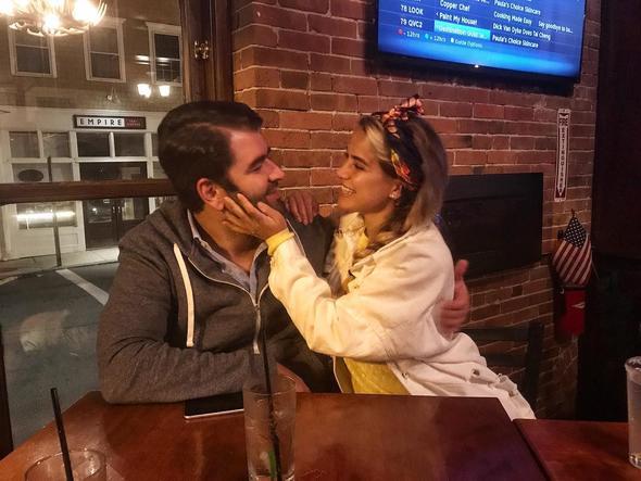 5 yldr birlikte olduu iadamyla ilikisi Toplusoy Ailesi'nden veto yiyen oyuncu, zor gnler geirmiti.