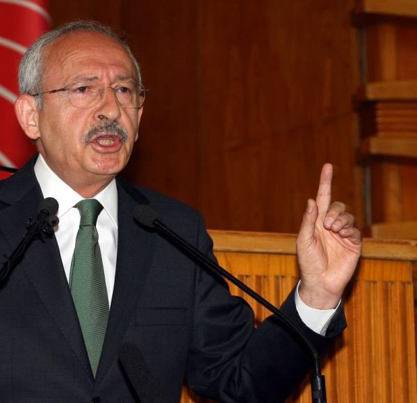 <P><B>KEMAL KILIDAROLU</B></P>  <P>- &#8220;Ahmet Necdet Sezer&#8217;in, baz eylemlerine AKP&#8217;nin yanda medyasnn hedefi olmamas iin bilerek gz yumduk, bilerek eletirmedik.&#8221;</P>  <P>- &#8220;Kattepe! (stanbul Byk ehir Bakan aday iken Kathane&#8217;yi kastederek sylemiti.)</P>  <P>- &#8220;Trkiye&#8217;de CHP dndaki sol ld. Sol yok, samz gl bu yzden saa doru gidiyoruz.&#8221;</P>  <P>- &#8220;Ben daha o zaman domamtm.&#8221; (Dersim&#8217;le ilgili aklamas)</P>