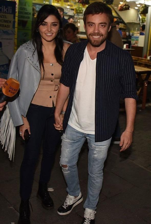 Gzel oyuncu Merve Boluur'la 2 yllk evliliini Eyll 2017'de bitirip ak Hande Erel'de bulan Murat Dalkl'n mutluluu yarm kald.