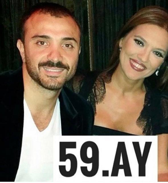 Demet Akaln her zamanki gibi yine gndem yaratan bir paylam yapt. Akaln, kocas Okan Kurt ile birlikte fotorafn paylap "59. Ayimiz kutlu olsun kocammm" notunu yazd.