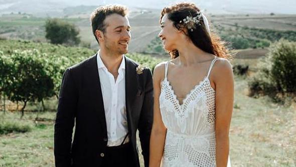 u sralar annelik heyecan yaayan Azra Akn evliliinin birinci yln sosyal medya hesabndan paylat mesajla kutlad.