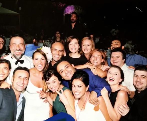 Rutkay, paylat fotorafa "Ne dnd beee! Ay bir daha m evlensek" notunu dt.