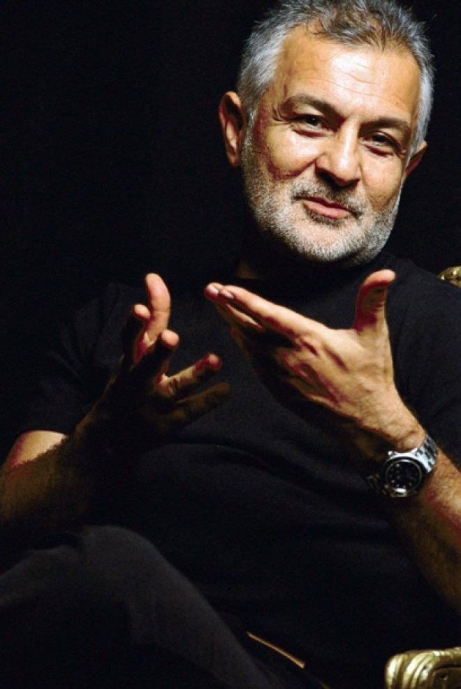 Hatta baz grg tanklar Bodrum'da bir yazlkta sanaty balkonda otururken grdklerini bile ifade ettiler. Hatta Kenan Ik'n salk durumu Google'dan en ok aranan balklar arasna girdi. Ancak Bodrum'da grnen kiinin Kenan Ik'n kendisine ok benzeyen kardei olduu ortaya kt.