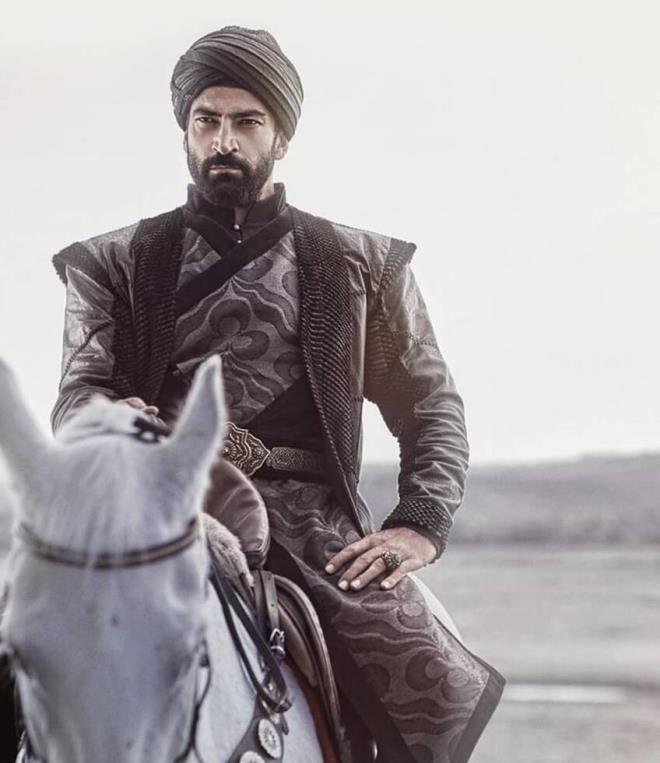 Mehmed &#8211; Bir Cihan Fatihi  <br>  O3 Medya&#8217;nn yapmcln stlendii Kenan mirzalolu ve Selin Demiratar&#8217;n barollerini paylaaca ve 2018 dizilerinin en pahals olmas beklenen tarihi dizi.