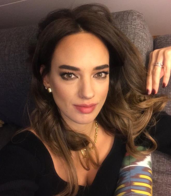 Meleklerin Ak    Seda Bakan&#8217;n yeni yetim yurdu dizisi